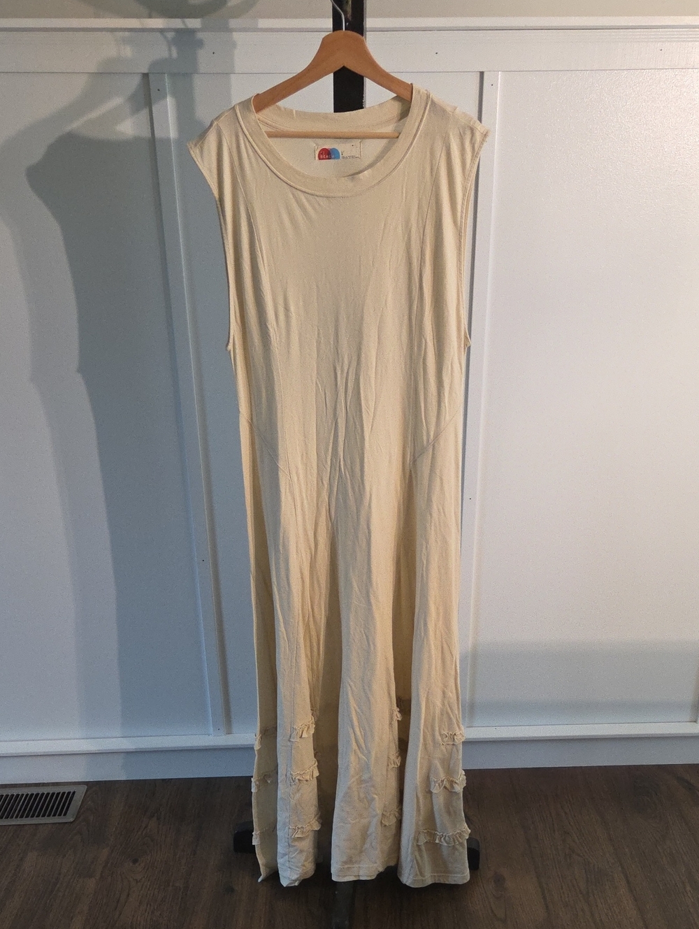 Sleeveless Cream Maxi Dress with Ruffle Trim L 07-10